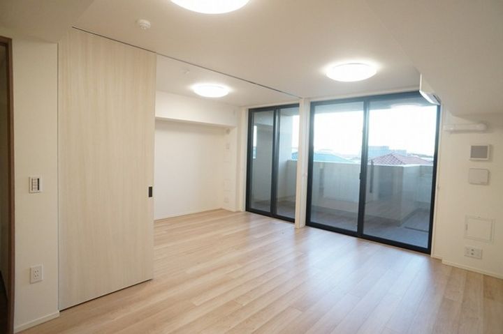 ジェイグランディア日吉の居間