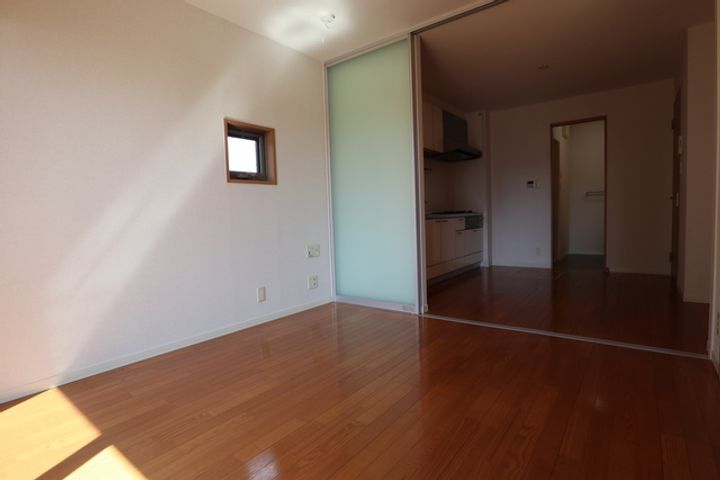 岡山県倉敷市沖新町の賃貸アパートの居間