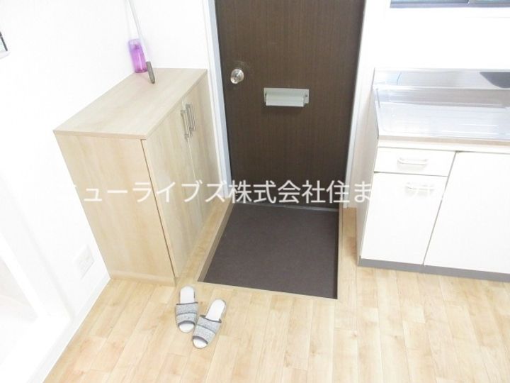 ハイツラポールの玄関