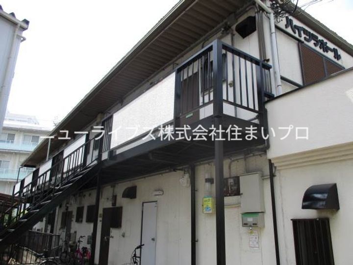 ハイツラポールの外観