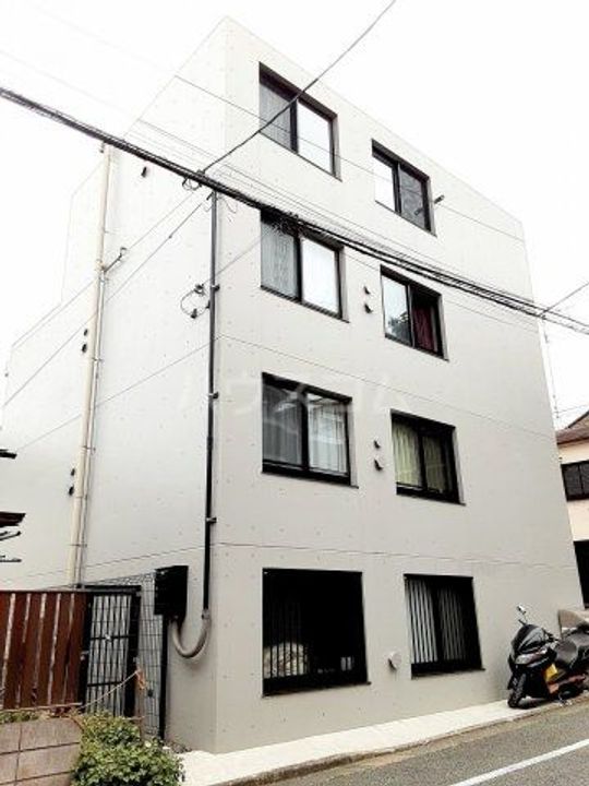 エルフローラ三軒茶屋の外観