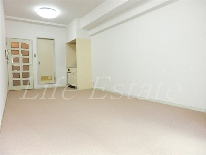 スタジオ64の居間