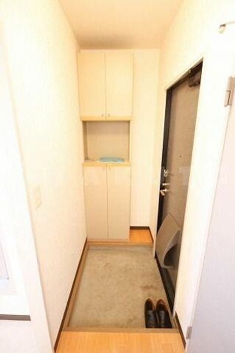 ファミーユ南が丘の玄関