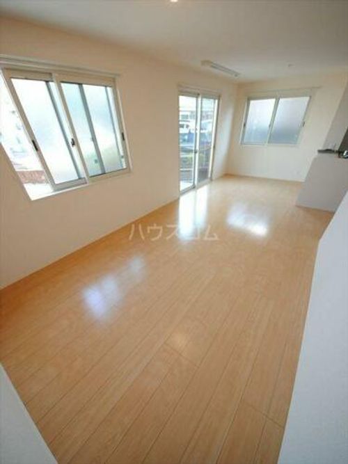 大阪府守口市寺方本通2丁目(アパート)の賃貸物件の居間