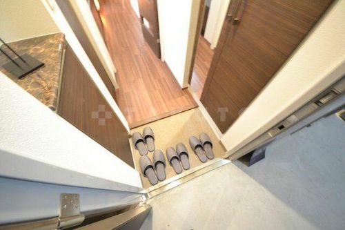 江坂プライマリーワンの玄関