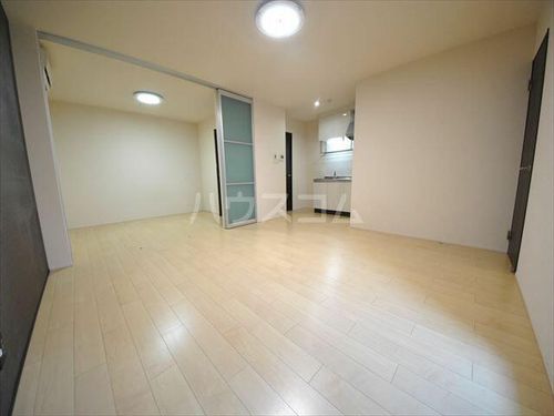 フジパレスKⅠ番館の居間