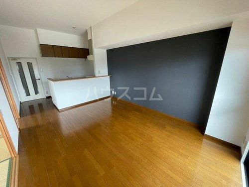 アスティオン江坂の居間