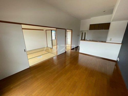 アスティオン江坂の居間