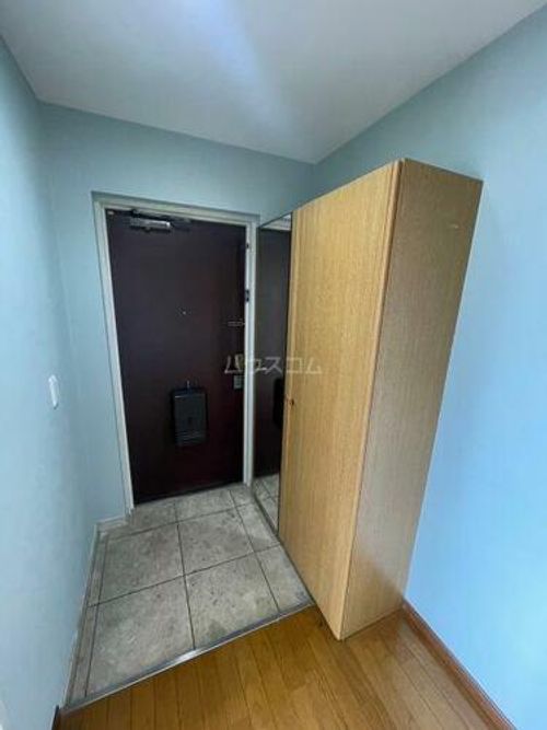 アスティオン江坂の玄関