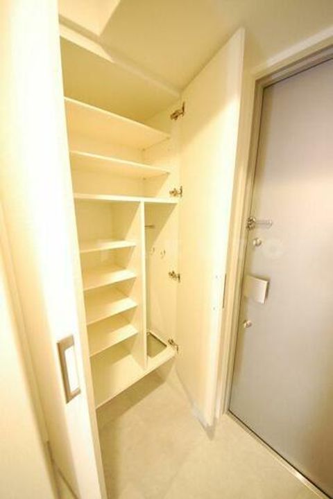 M’s COMFORT ESAKAの玄関