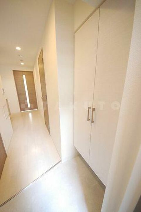 M’s COMFORT ESAKAの玄関