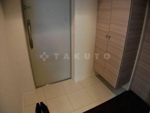 大阪府大阪市淀川区西中島1丁目(マンション)の賃貸物件の玄関