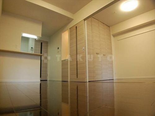 大阪府大阪市淀川区西中島1丁目(マンション)の賃貸物件の居間