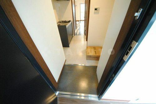 ウインズコート新大阪の玄関