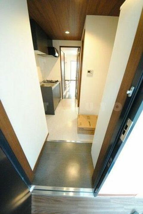 ウインズコート新大阪の玄関