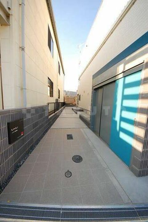 リブリ・吹田岸部の玄関