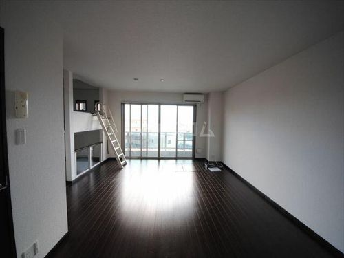 ルネスプランドール守口の居間