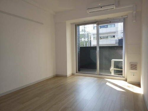 プレサンス栄ライズの居間