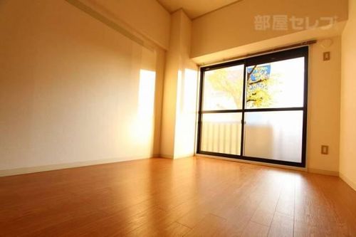 レジディア日比野0103の内装