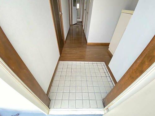 コーポラス二見の玄関