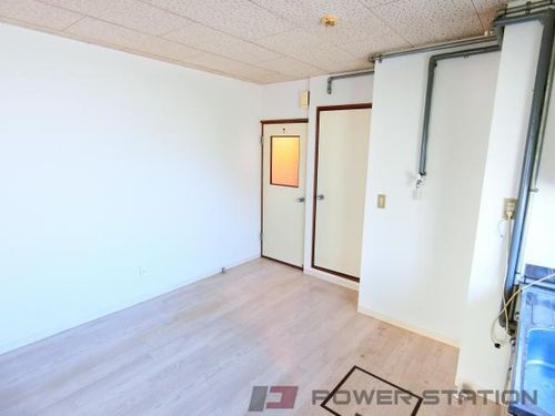 ハイツ東雲の居間