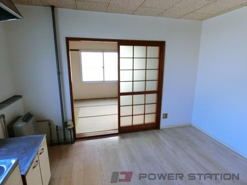 ハイツ東雲の居間