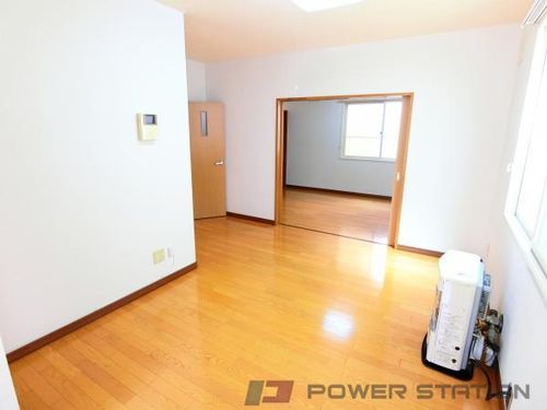 ルート5FUMIの居間