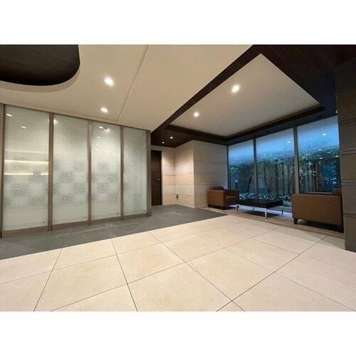 アドバンス名古屋モクシーの居間