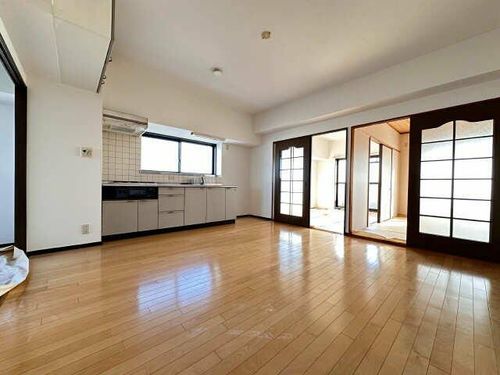 ウィンザーガーデンの居間