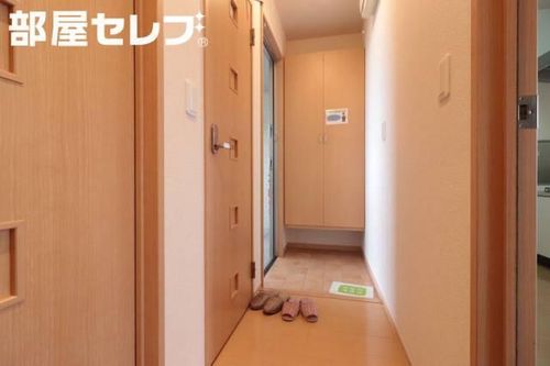 ディアコート203の玄関