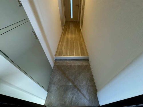 ファミールモリの玄関