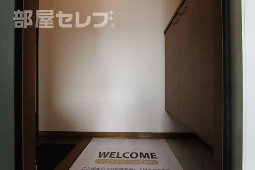グランヴェールA202の玄関