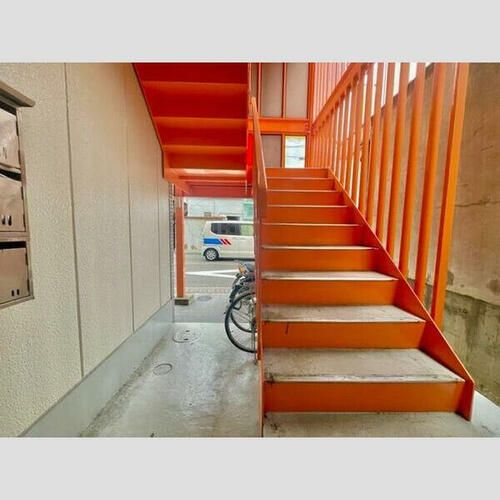 ドリーム萱島202の玄関