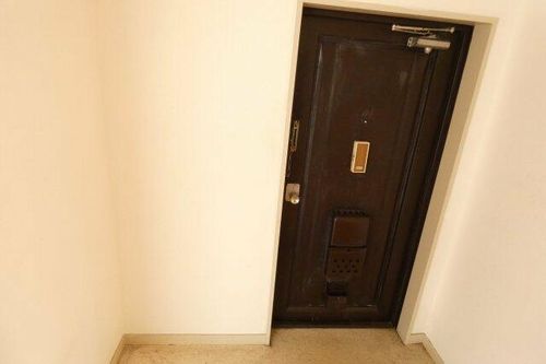 第2ハイツM&M201の玄関