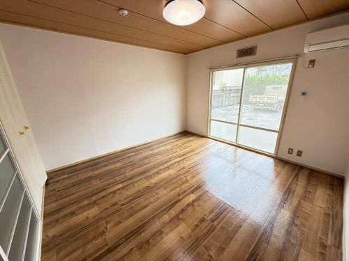 ジュネスハウスの居間