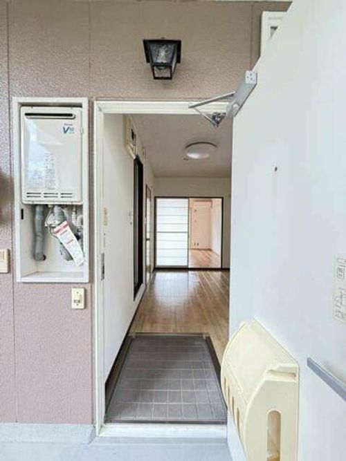 ジュネスハウスの玄関