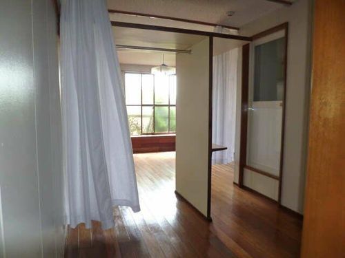 広栄荘7棟の玄関