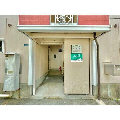 コーポ大利202の玄関