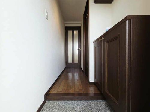 エイワマンションの玄関