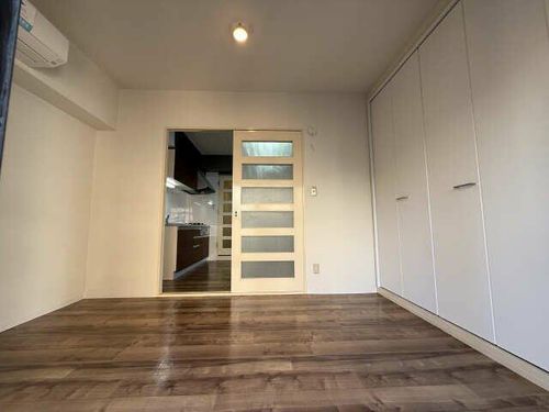 藤和シティコープ栄 604号室の居間