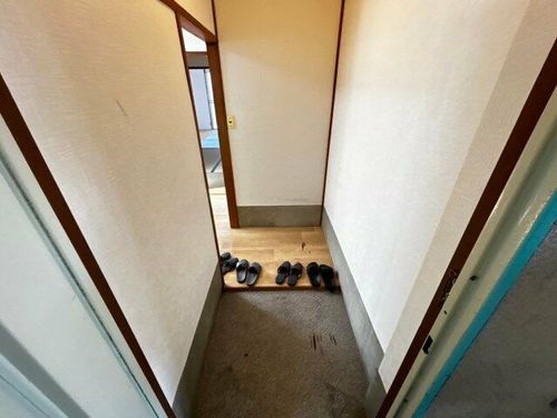 イツキマンションの玄関