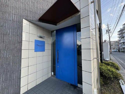 Casucabel上社の玄関