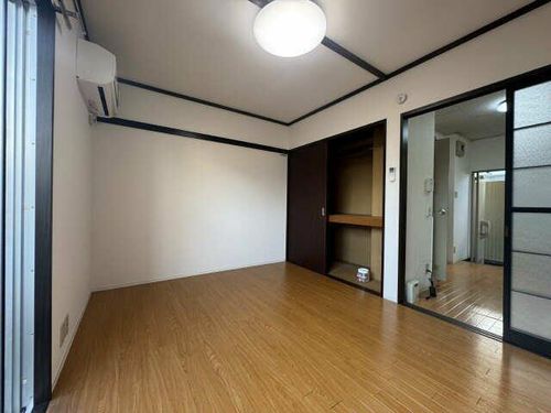 ハイツ本山の居間