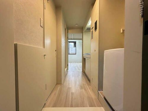 LIFE壱番館の玄関