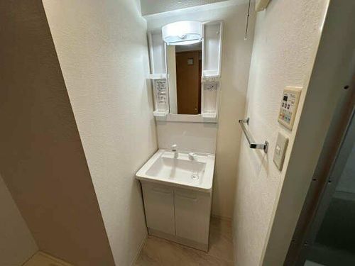 名駅・ドットマンションの内装