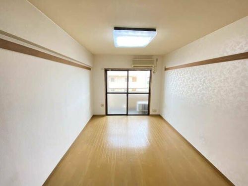 アビタシオン山手の居間
