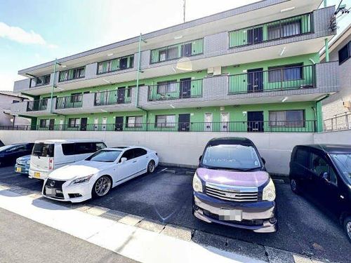 ファミール香の玄関