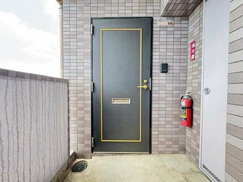 WEST WOOD 1stの玄関