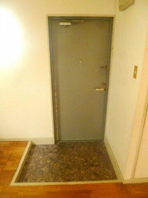 大阪府門真市北岸和田3丁目(マンション)の賃貸物件の玄関