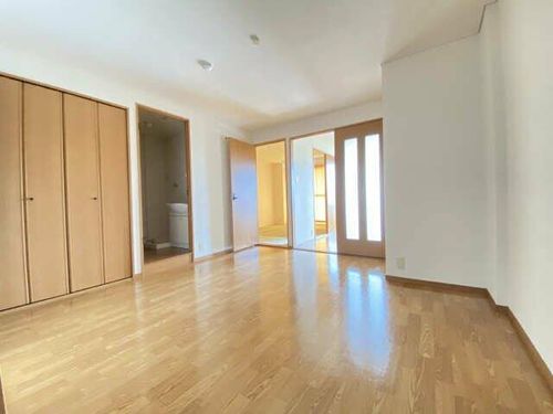 レジアスハイム遼仙Ⅱの居間